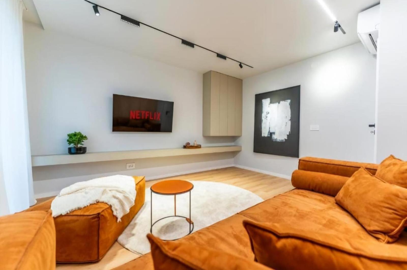 Central Epic Apartment-Self Check In Арад Экстерьер фото